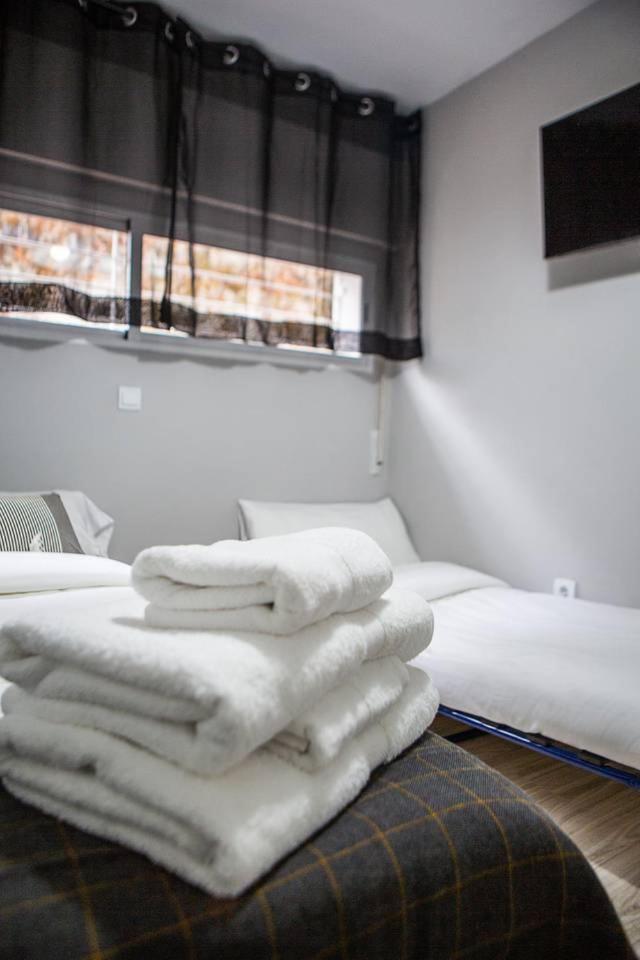 Lovely 3 Bedroom Apartment Next To Fuencarral มาดริด ภายนอก รูปภาพ