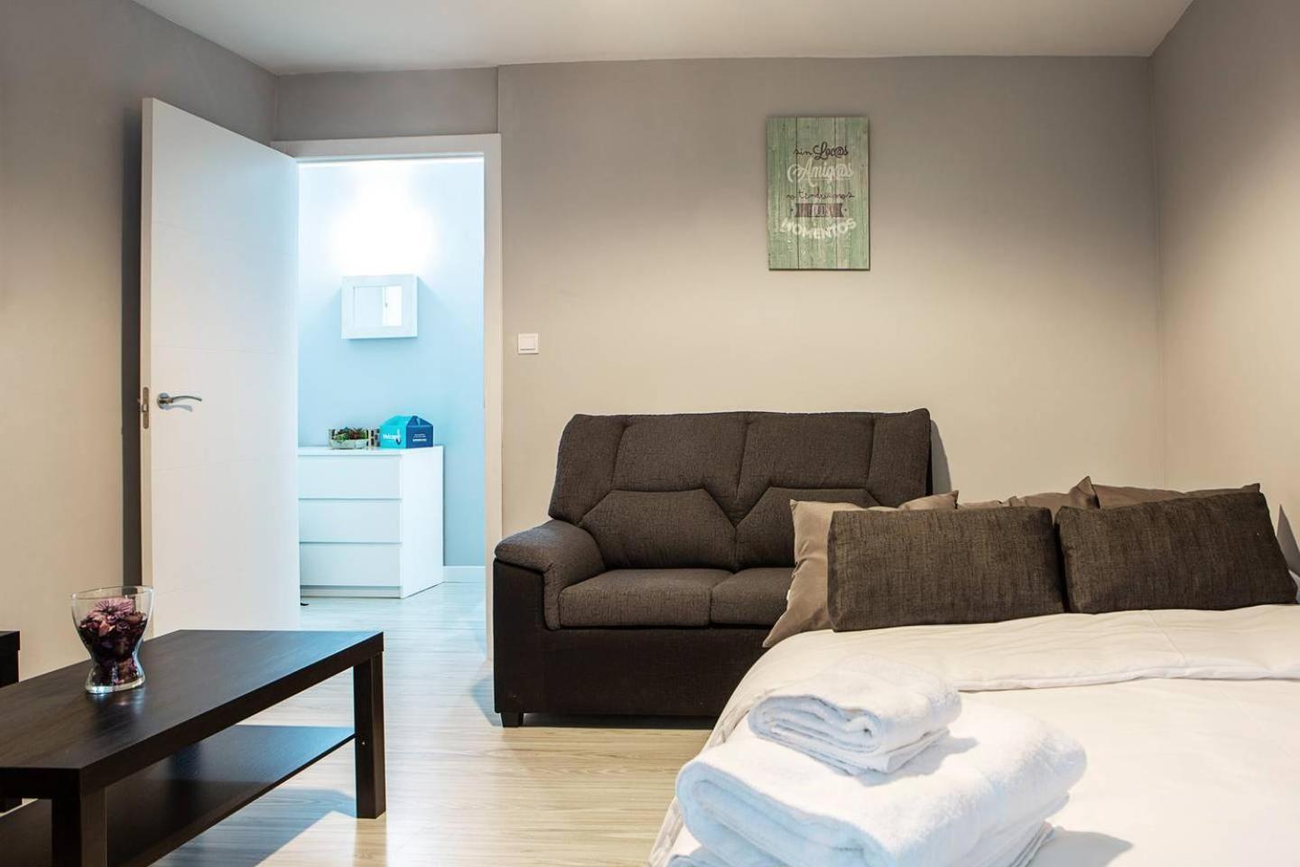 Lovely 3 Bedroom Apartment Next To Fuencarral มาดริด ภายนอก รูปภาพ