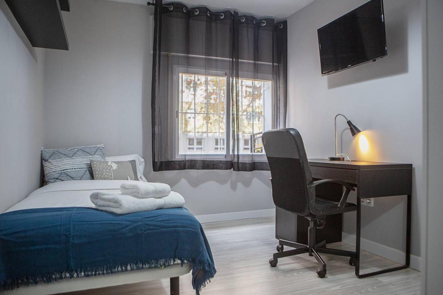 Lovely 3 Bedroom Apartment Next To Fuencarral มาดริด ภายนอก รูปภาพ