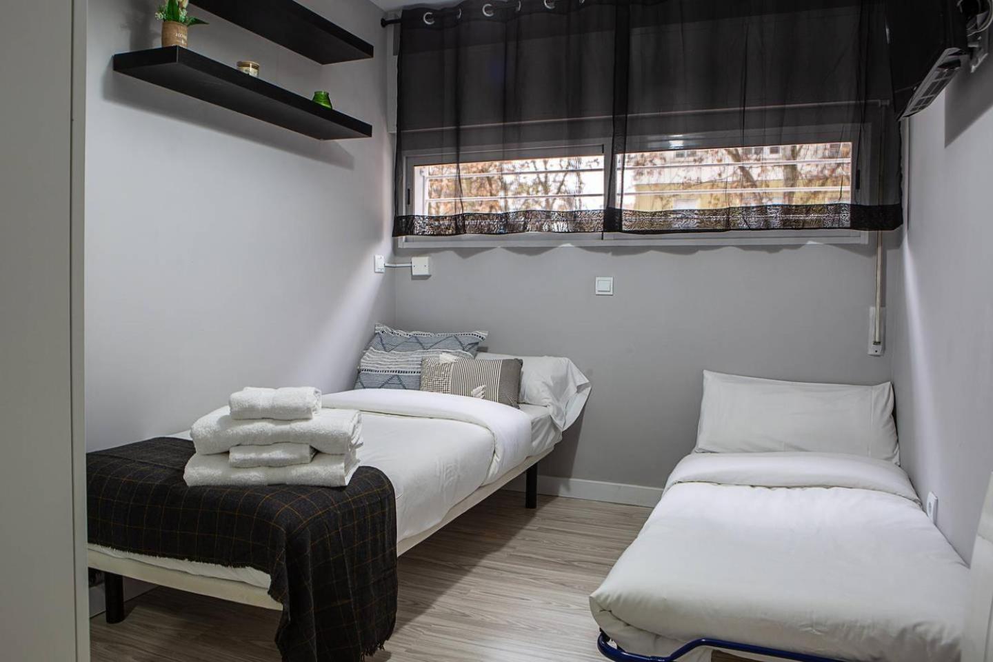 Lovely 3 Bedroom Apartment Next To Fuencarral มาดริด ภายนอก รูปภาพ