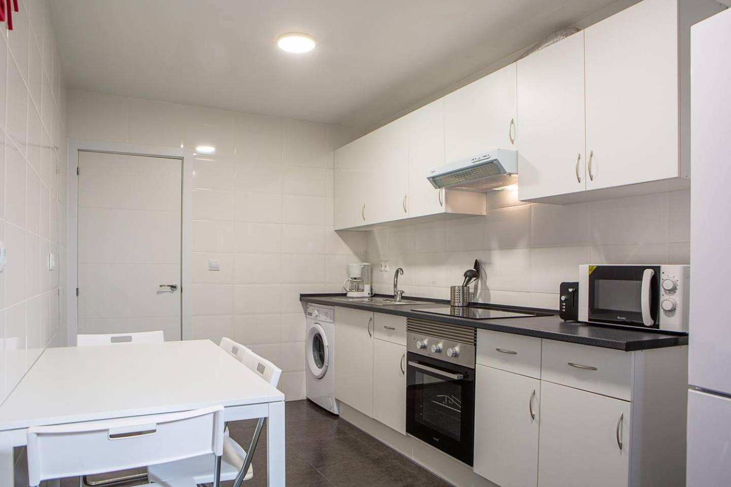Lovely 3 Bedroom Apartment Next To Fuencarral มาดริด ภายนอก รูปภาพ